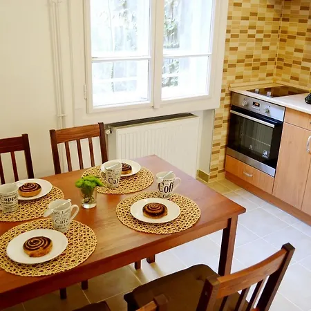 Casamia-elegant Vaci St.apt Appartamento